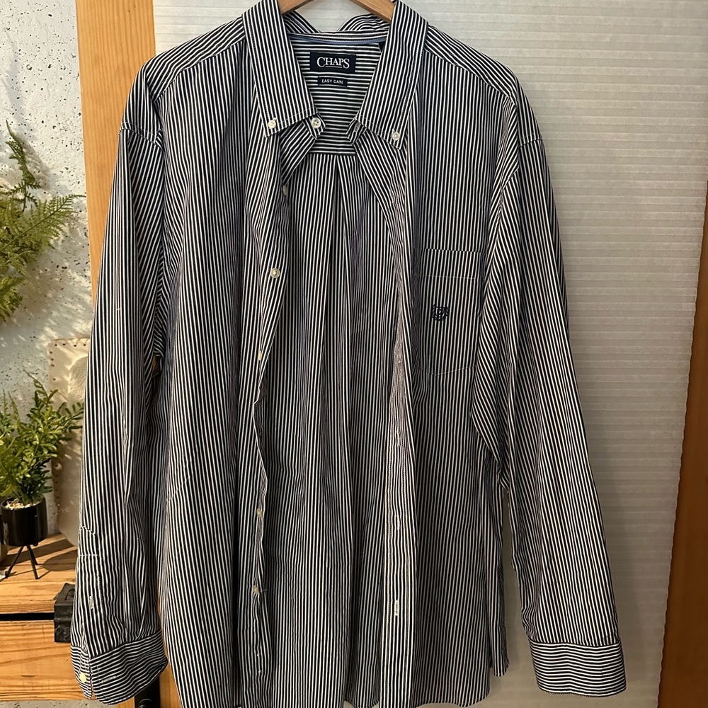 Chaps Men's Navy and White Striped Button Down Shirt